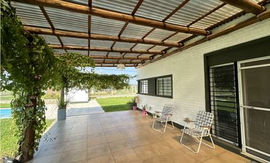 Casa quinta con pileta, La Martina, Puerto Tirol