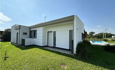 Casa quinta con pileta, La Martina, Puerto Tirol
