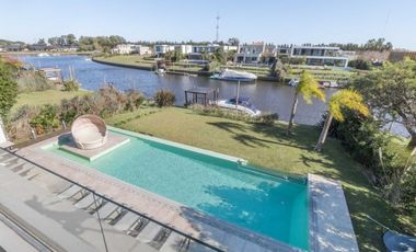 BARRIO NAUTICO ALBA NUEVA EXCLUSIVA CASA