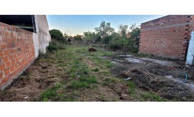Venta casa a reciclar en excelente ubicación.