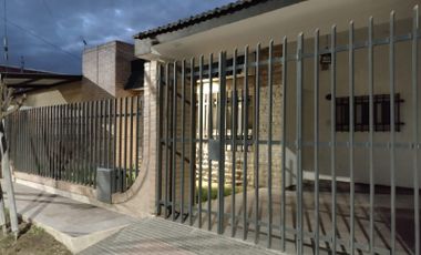Apto Bancor , Villa Allende,  Casa en venta de 3 dormitorios c/ cochera