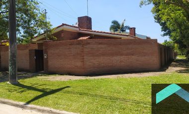 Hermosa casa a la venta en Calle Romano y La Paz, Yerba Buena, Tucuman