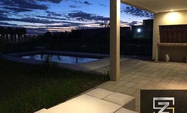 Casa en alquiler en La Horqueta de Echeverría Canning