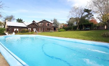 BAJO SU VALOR!! Cabaña con 2 lotes y piscina - Sierra de los Padres. GAS NATURAL