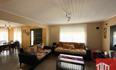 Casa en venta de 3 dormitorios c/ cochera en San Ignacio