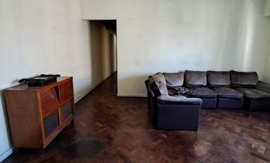 Departamento en venta de 2 dormitorios c/ cochera en Villa Celina