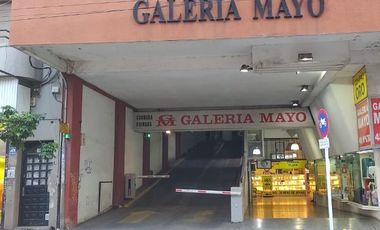 Calle 48 e/ 7 y  8 - Cochera cubierta  en Galería Mayo