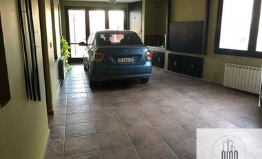 Venta casa 4 dormitorios en Comahue Golf Club