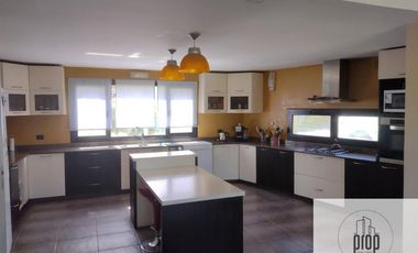 Venta casa 4 dormitorios en Comahue Golf Club