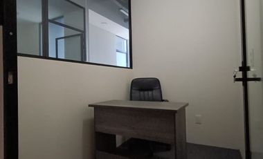 RENTA OFICINA ZONA CHAPALITA