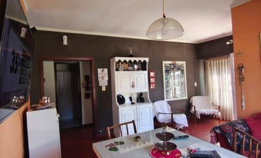 Venta de casa 3 ambientes con proyecto y departamento anexo