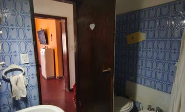 Venta de casa 3 ambientes con proyecto y departamento anexo