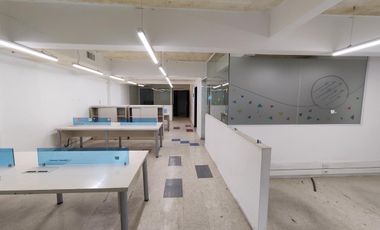 Semipiso Oficina 133 M2. En Retiro. Exelente Estado.
