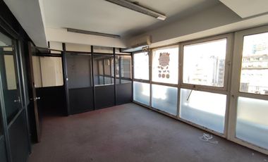 Piso Oficina 250 M2. En Retiro. Excelente Ubicacion. Piso 10