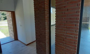 RETASADO -  CHALET DE DISEÑO A ESTRENAR ZONA CAPILLA - SIERRA DE LOS PADRES.