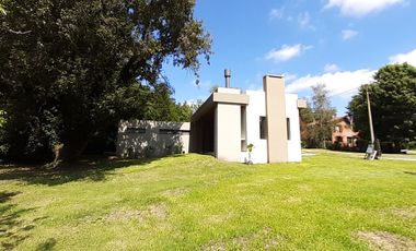 RETASADO -  CHALET DE DISEÑO A ESTRENAR ZONA CAPILLA - SIERRA DE LOS PADRES.