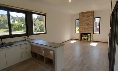RETASADO -  CHALET DE DISEÑO A ESTRENAR ZONA CAPILLA - SIERRA DE LOS PADRES.