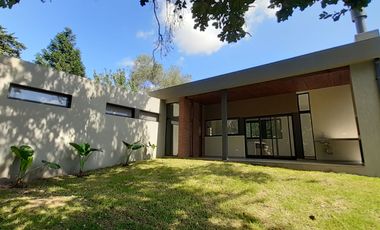 RETASADO -  CHALET DE DISEÑO A ESTRENAR ZONA CAPILLA - SIERRA DE LOS PADRES.