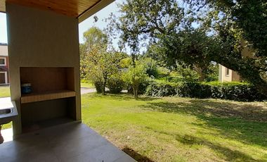 RETASADO -  CHALET DE DISEÑO A ESTRENAR ZONA CAPILLA - SIERRA DE LOS PADRES.