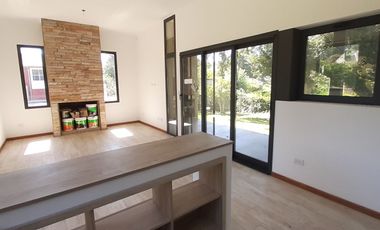 RETASADO -  CHALET DE DISEÑO A ESTRENAR ZONA CAPILLA - SIERRA DE LOS PADRES.