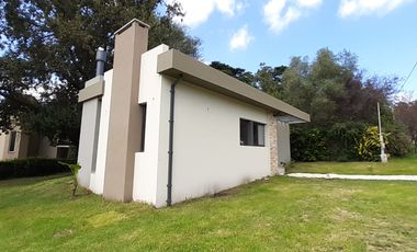 RETASADO -  CHALET DE DISEÑO A ESTRENAR ZONA CAPILLA - SIERRA DE LOS PADRES.