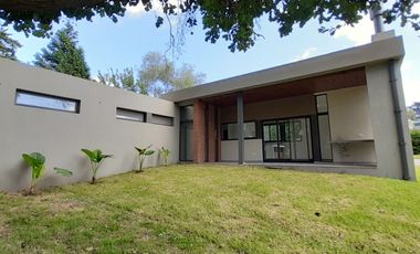 RETASADO -  CHALET DE DISEÑO A ESTRENAR ZONA CAPILLA - SIERRA DE LOS PADRES.
