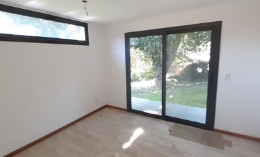 RETASADO -  CHALET DE DISEÑO A ESTRENAR ZONA CAPILLA - SIERRA DE LOS PADRES.