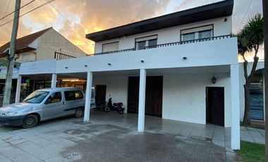 Chalet en venta de 3 dormitorios c/ cochera en Miramar