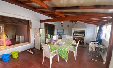 Chalet en venta de 3 dormitorios c/ cochera en Miramar