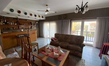 Chalet en venta de 3 dormitorios c/ cochera en Miramar