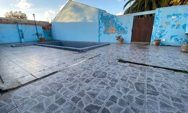 Chalet en venta de 3 dormitorios c/ cochera en Miramar