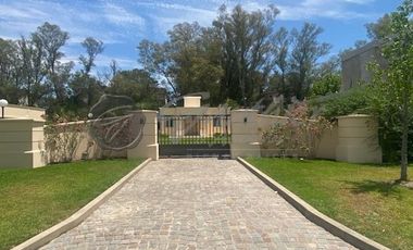 Casa En Alquiler La Reserva Cardales doble terreno parquizado Lujo Elegancia