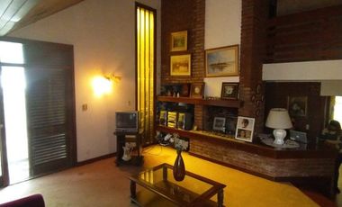 CASA 6 AMBIENTES EN VENTA
