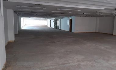 Alquiler Oficina, planta libre De 412 m2, con 2 cocheras