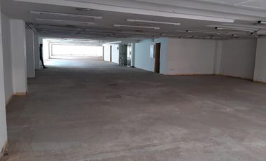Alquiler Oficina, planta libre De 412 m2, con 2 cocheras
