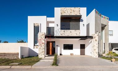 Casa nueva en venta en Las Acacias. Uno de los fraccionamientos más exclusivos de Torreón.