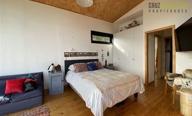 Casa en Venta en Playa Hermosa, moderna casa con acceso a la playa y gran vista
