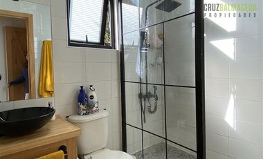 Casa en Venta en Playa Hermosa, moderna casa con acceso a la playa y gran vista