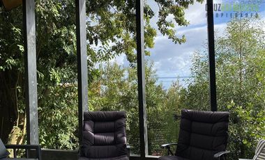 Casa en Venta en Playa Hermosa, moderna casa con acceso a la playa y gran vista