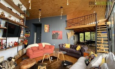 Casa en Venta en Playa Hermosa, moderna casa con acceso a la playa y gran vista