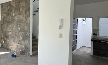 EN VENTA PROPIEDAD NUEVA AL SUR DE CUERNAVACA ESTILO MODERNO
