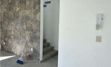 EN VENTA PROPIEDAD NUEVA AL SUR DE CUERNAVACA ESTILO MODERNO