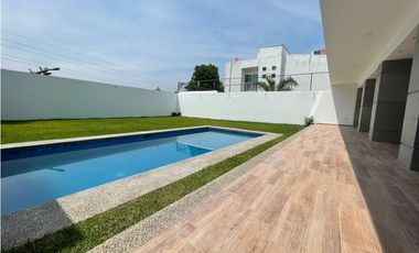 RESIDENCIA NUEVA EN VENTA  CON DISEÑO EN 1 NIVEL SEGURIDAD ALBERCA