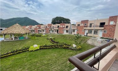 Casa Nueva en Venta  en Condominio Alberca y Vigilancia