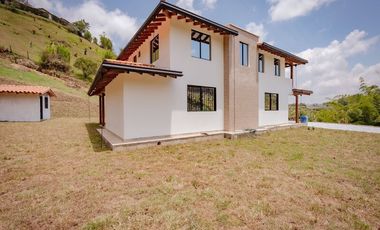 FINCA EN VENTA UBICADA EN MARINILLA SECTOR VEREDA EL SOCORRRO