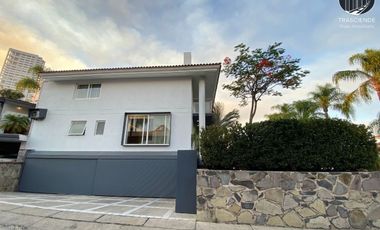 Casa de Lujo en Venta  San Bernardo, Zapopan, Jalisco.  Zona Andares
