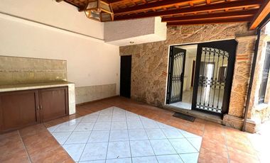 Casa en Venta en Santo Tomás de Aquino, Jardines de Guadalupe, Zapopan.