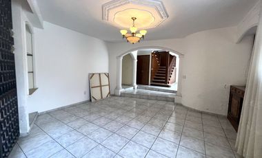 Casa en Venta en Santo Tomás de Aquino, Jardines de Guadalupe, Zapopan.