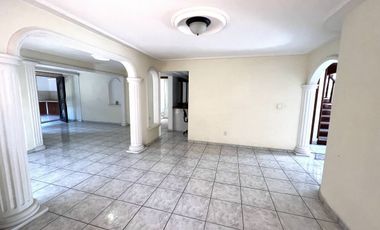 Casa en Venta en Santo Tomás de Aquino, Jardines de Guadalupe, Zapopan.