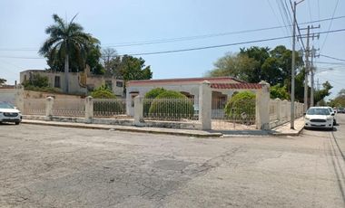 Venta Casa en esquina una planta, 3 recs. Col. Garcia Ginerés en Mérida, Yuc.